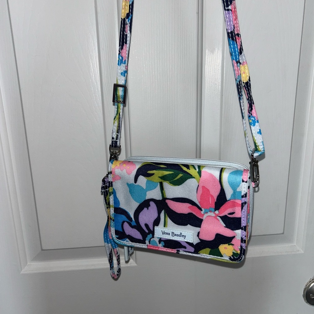 White Floral Vera Bradley “RFID All In One” Crossbody Clutch Purse New W/O Tags